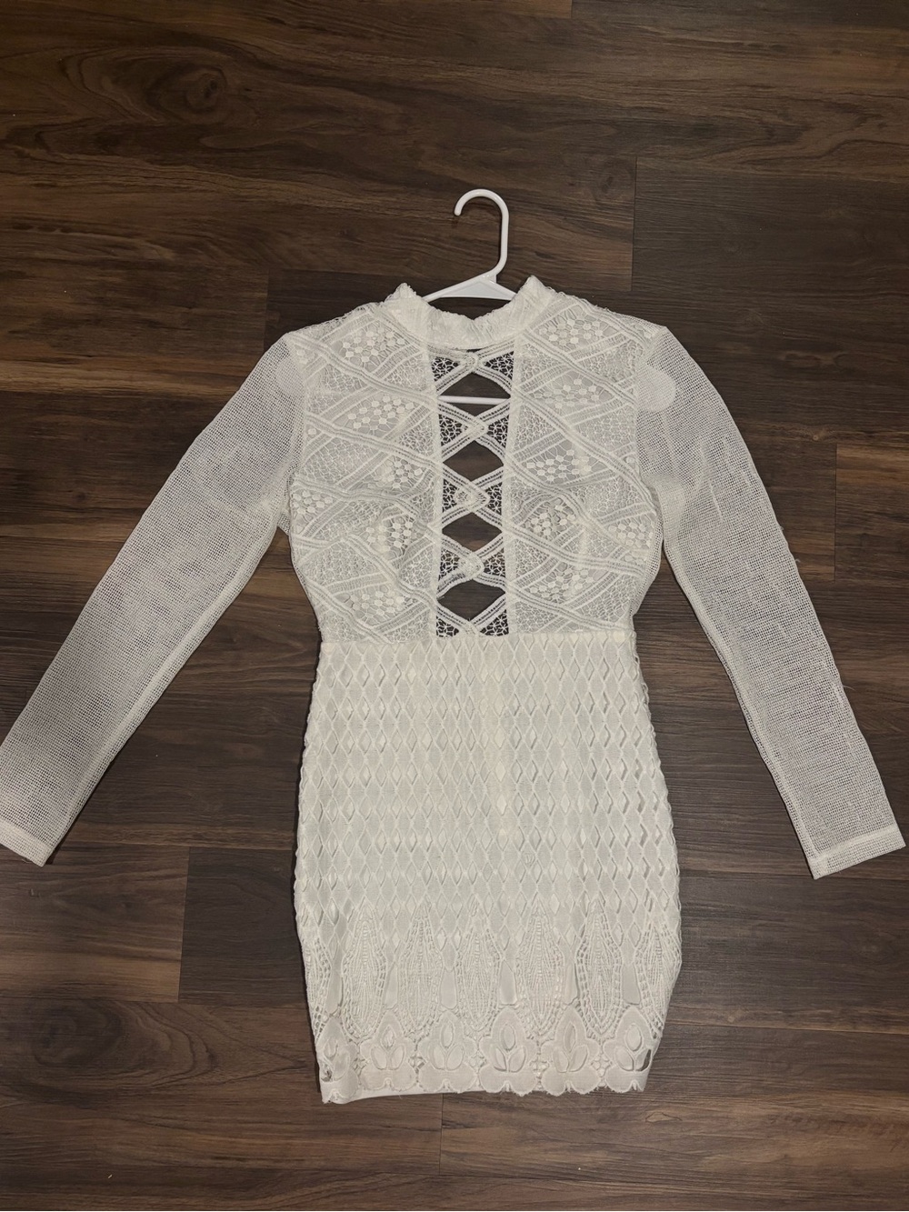Women's White Lace Long-Sleeve Bodycon Dress
